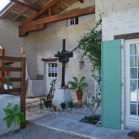 Les Jardins Saint Leonard Hotel Thaire Exterior photo